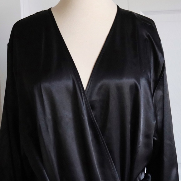 Flora by Flora Nikrooz Black Satin Stella Robe - Picture 3 of 13